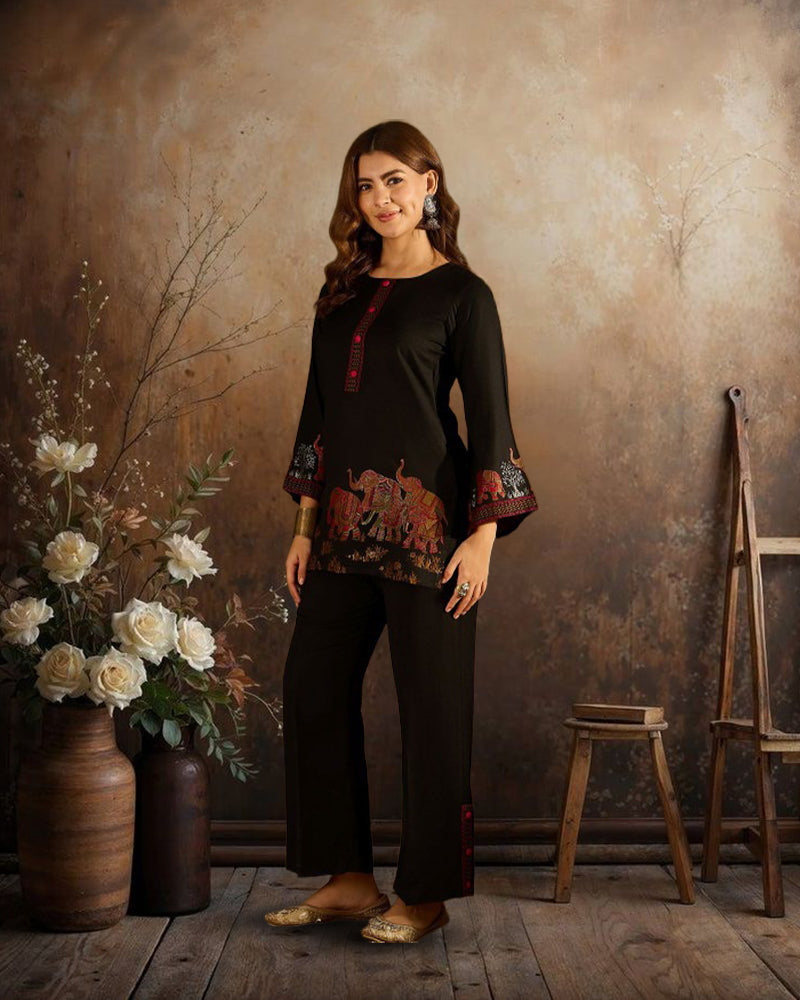 Women Round Neck Tunic With Trousers Co-Ords | Ethnic Fashio 1